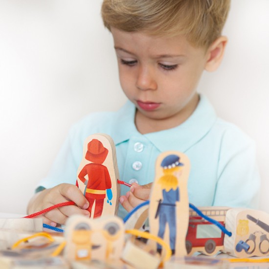 ΣΥΝΔΕΩ ΤΑ ΕΠΑΓΓΕΛΜΑΤΑ ΚΑΙ ΤΟΝ ΕΞΟΠΛΙΣΜΟ ΤΟΥΣ