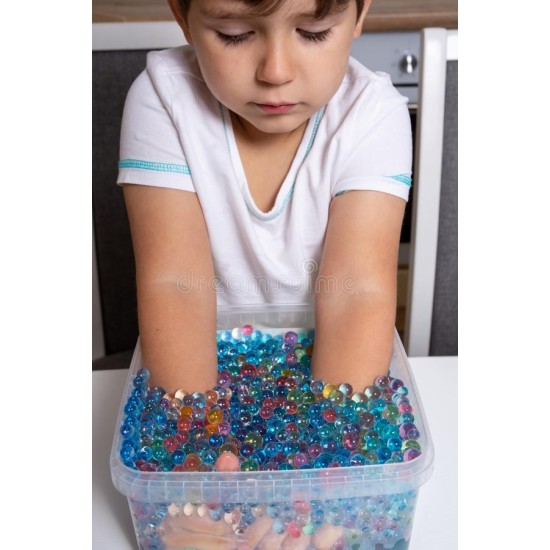 MESSY PLAY COLOR BEANS