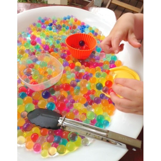 MESSY PLAY COLOR BEANS
