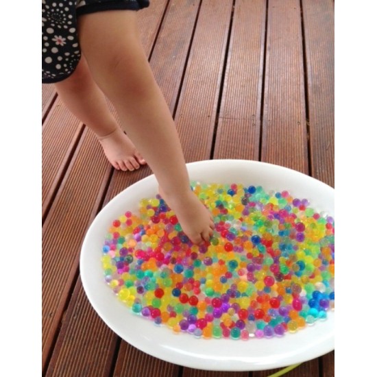 MESSY PLAY COLOR BEANS