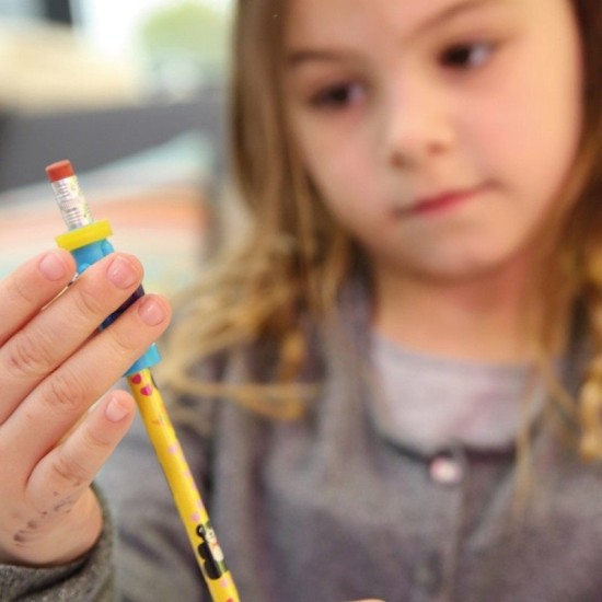 ΤΑ ΑΝΗΣΥΧΑ ΜΟΛΥΒΙΑ