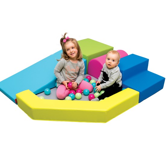 TODDLER ACTIVITY CORNER – CORNER WITH POOL