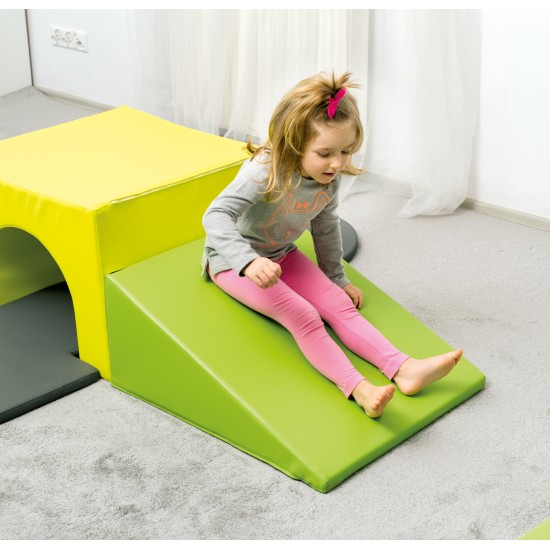TODDLER ACTIVITY CORNER – TRACK WITH SLIDE