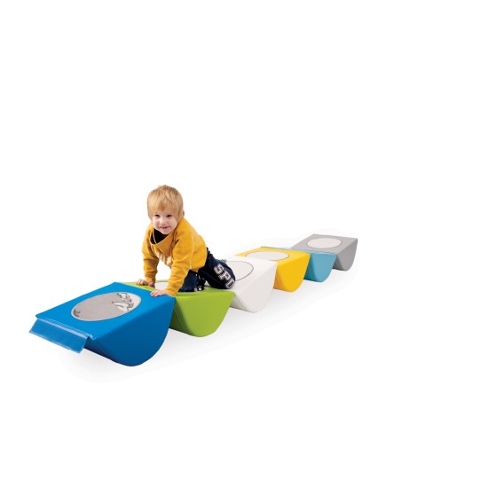 MIRROR TRIANGLES FOAM OBSTACLE COURSE